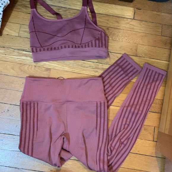 Pink fabletics seamless set - Picture 1 of 4